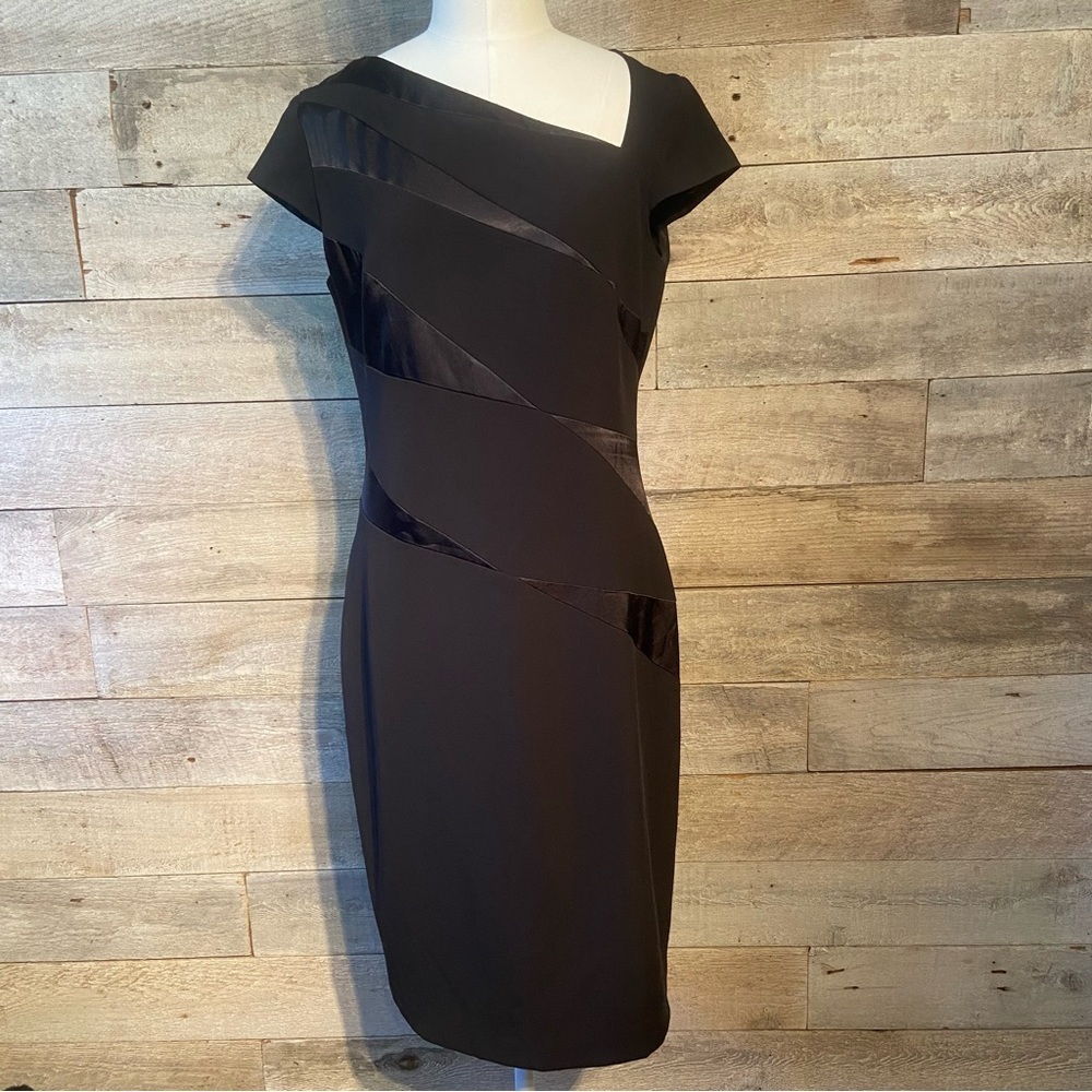 🇨🇦 Nueva‎ women’s black  asymmetrical cocktail pencil dress in size 8